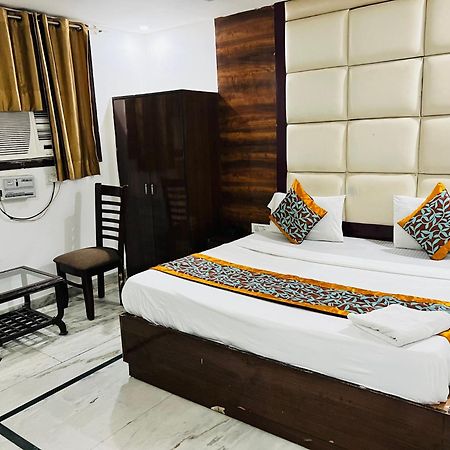 Hotel Marina Near Igi Airport Delhi نيودلهي المظهر الخارجي الصورة